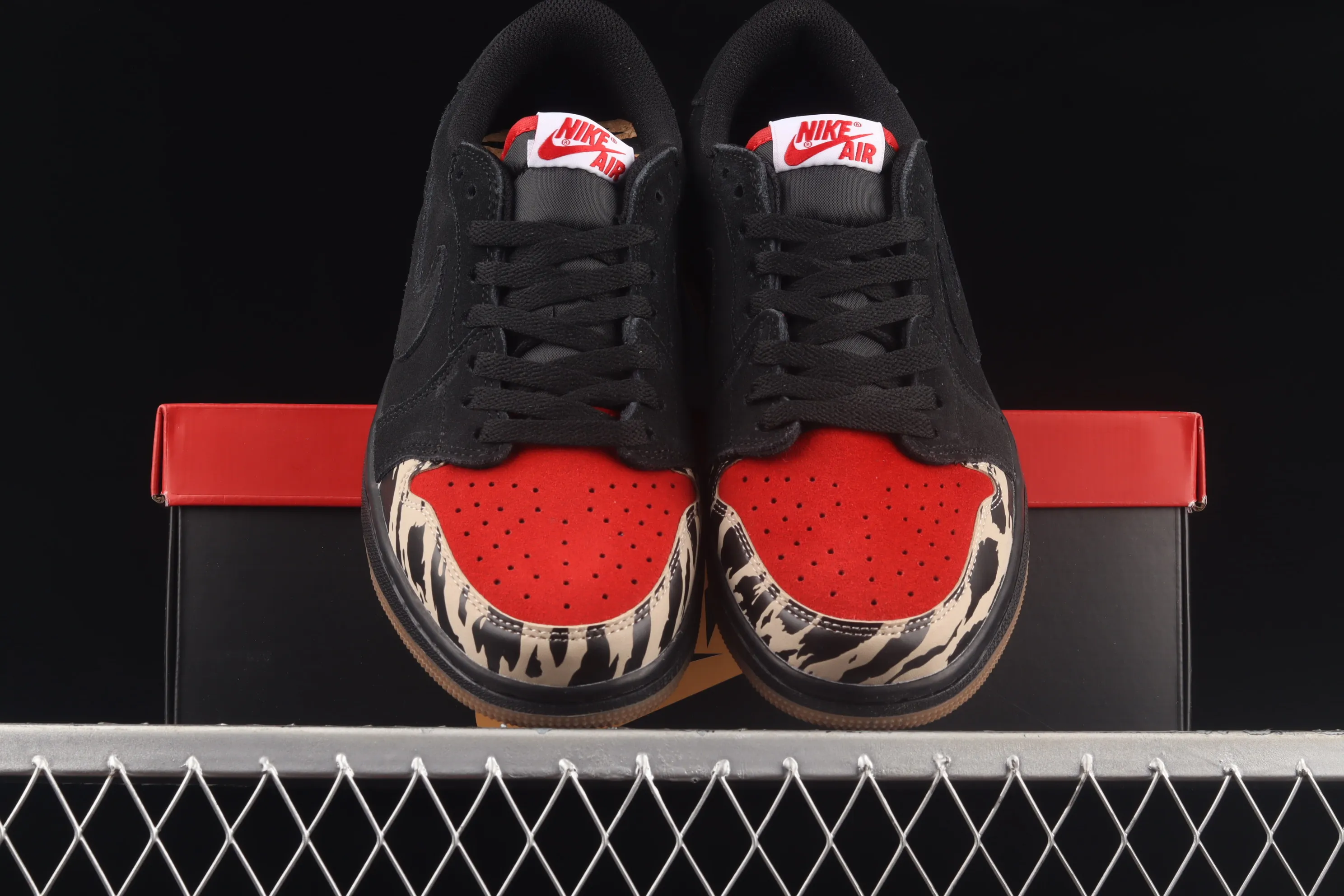 All categories Air Jordan Jordan series basketball shoes Air Jordan 1 Low New version Air Jordan 1 Low "Carnivore" AJ1 Joe 1 carnivore theme black and red low-top cultural sneakers DN3400-001